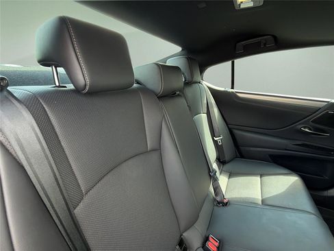 Used 2019 Lexus ES 350 F Sport w/ Accessory Package FWD image 32