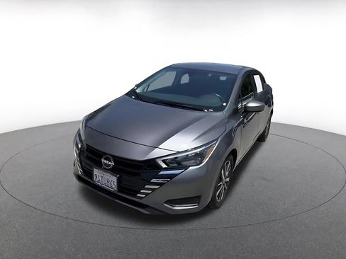 Used 2025 Nissan Versa SV FWD image 7