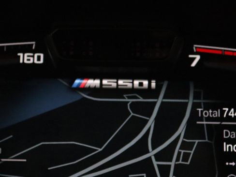 Used 2022 BMW M550i xDrive w/ Executive Package image 30