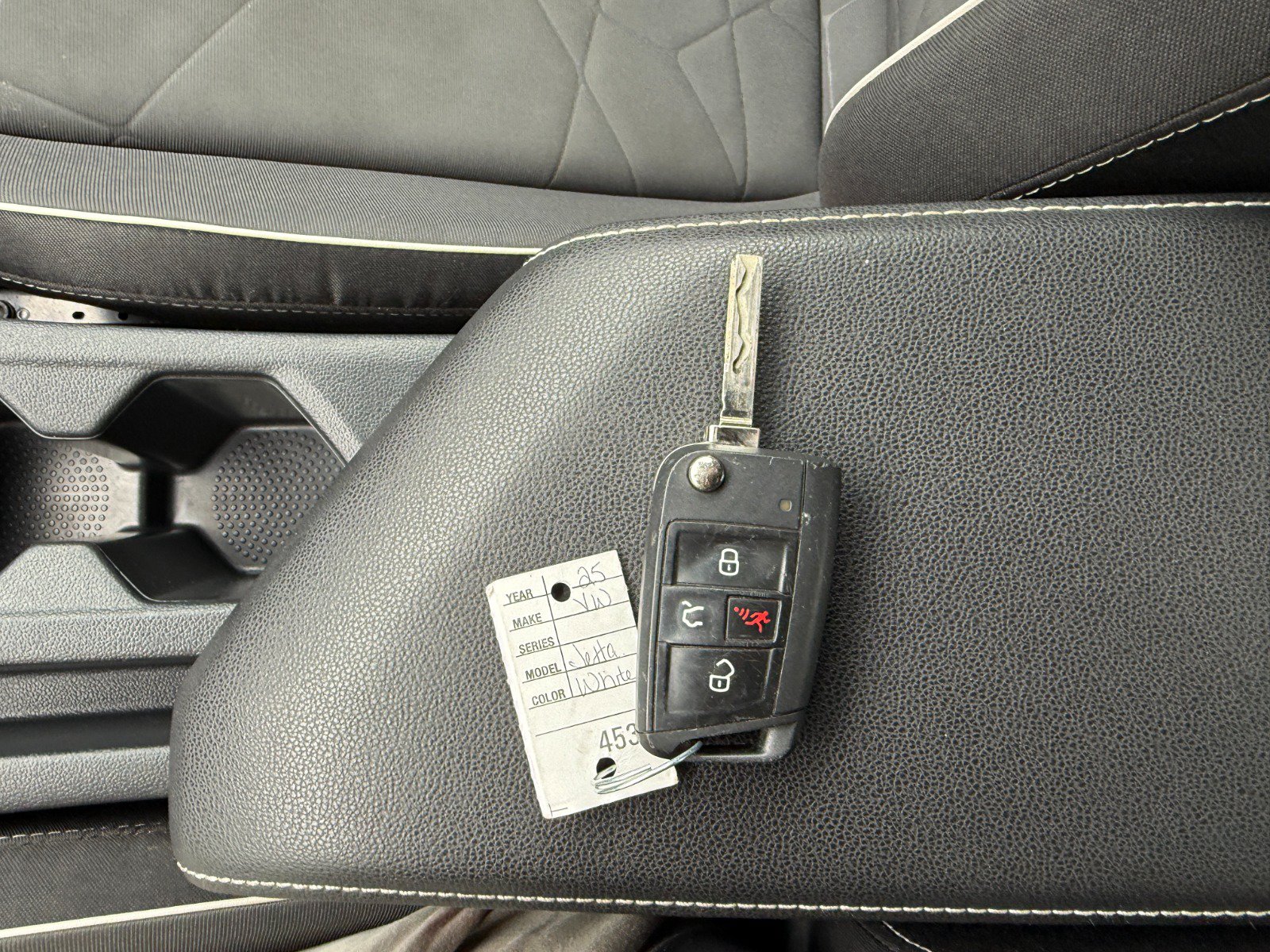 Used 2025 Volkswagen Jetta Sport FWD image 33