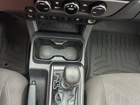 Used 2017 Toyota Tacoma TRD Sport RWD image 18