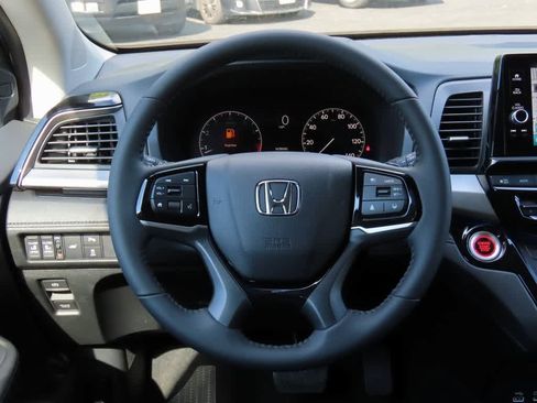 New 2026 Honda Odyssey Touring image 21