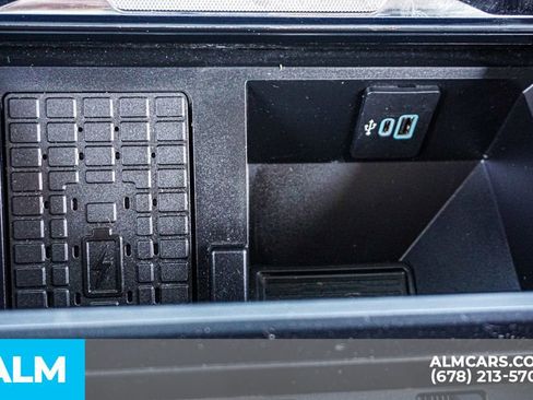 Used 2023 Ford F350 Lariat image 44