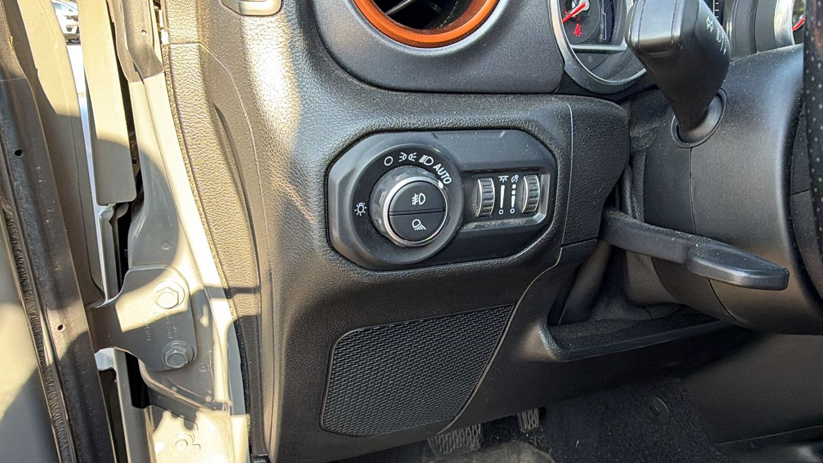 Used 2020 Jeep Gladiator Mojave AWD/4WD image 25