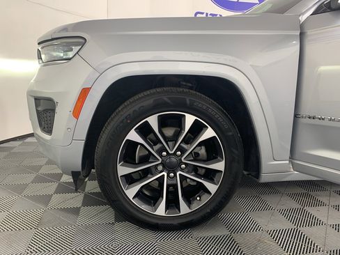 Used 2022 Jeep Grand Cherokee L Overland w/ Luxury Tech Group IV image 12