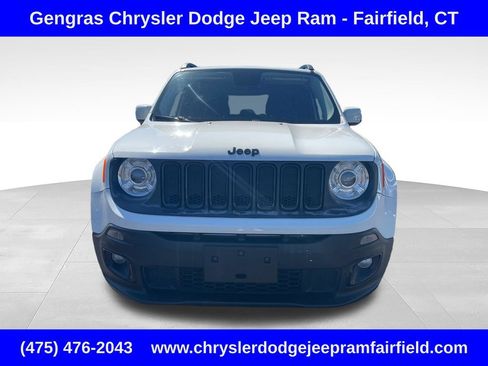 Used 2017 Jeep Renegade Altitude AWD/4WD image 2