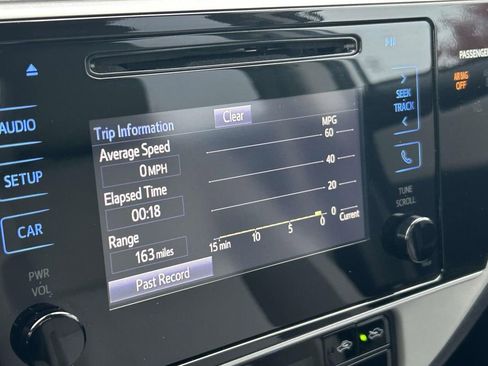 Used 2017 Toyota Corolla LE image 25