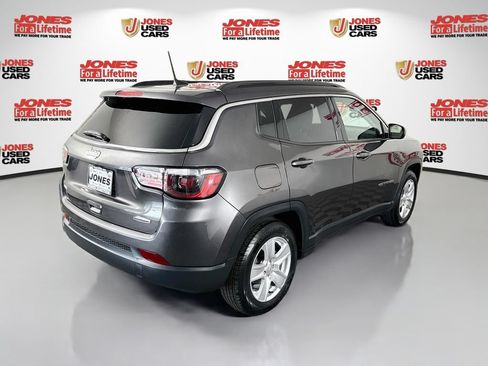 Used 2022 Jeep Compass Latitude FWD image 15