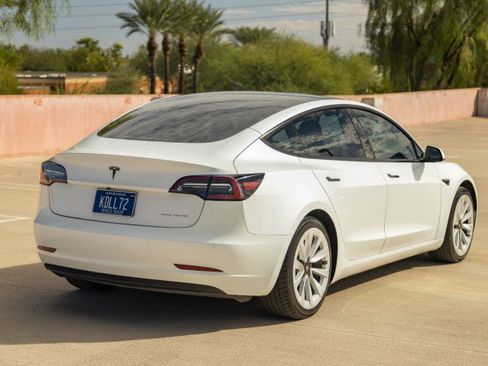 Used 2022 Tesla Model 3 image 6