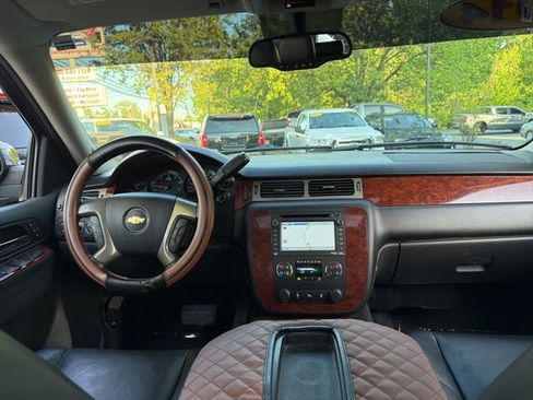 Used 2014 Chevrolet Suburban LTZ AWD/4WD image 13