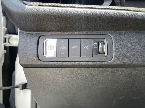 Used 2024 Chevrolet Traverse RS image 22