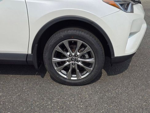 Used 2016 Toyota RAV4 Limited image 2
