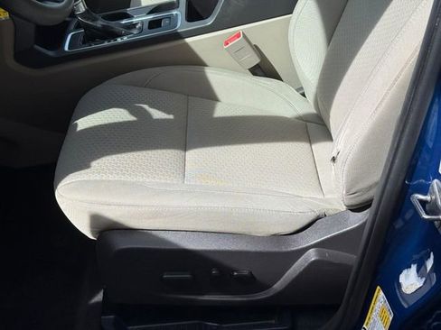 Used 2017 Ford Escape SE image 17