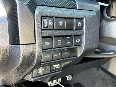 Used 2024 Toyota Tacoma TRD Pro AWD/4WD image 33