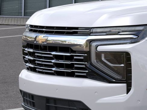 New 2025 Chevrolet Suburban Premier w/ Sun And Tow Package AWD/4WD image 37