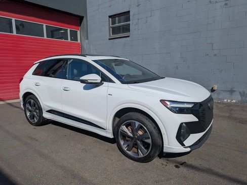 Used 2023 Audi Q4 e-tron Premium Plus w/ Premium Plus image 1