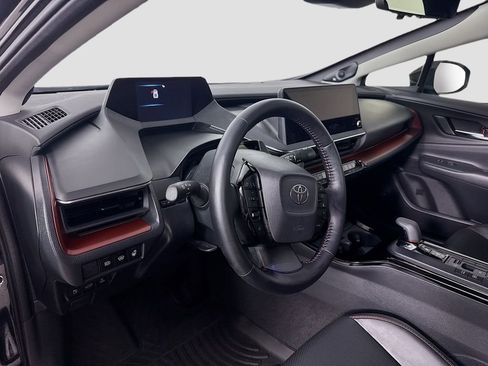 Certified 2025 Toyota Prius XSE Premium image 9