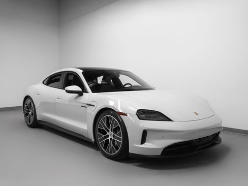 Certified 2025 Porsche Taycan AWD/4WD image 10