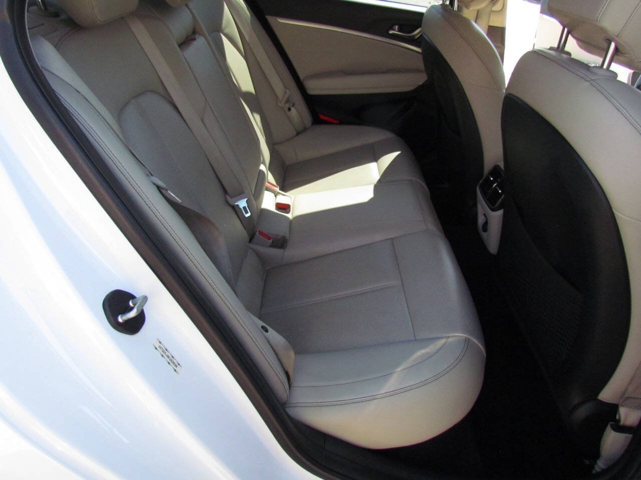 Used 2019 Genesis G70 2.0T Advanced RWD image 15