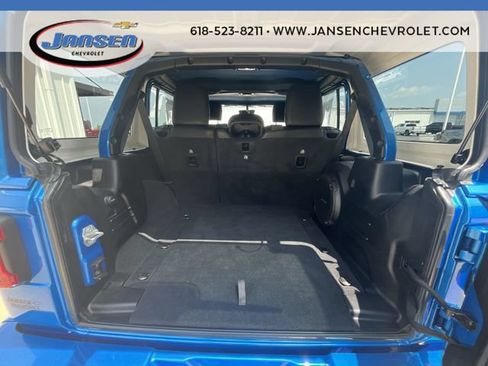 Used 2022 Jeep Wrangler Unlimited Sahara AWD/4WD image 25