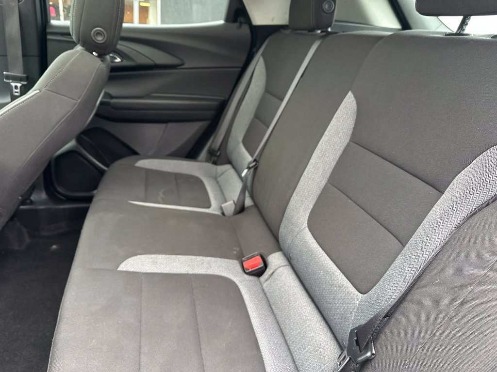 Used 2025 Chevrolet TrailBlazer LT w/ LT Cold Weather Package FWD image 12