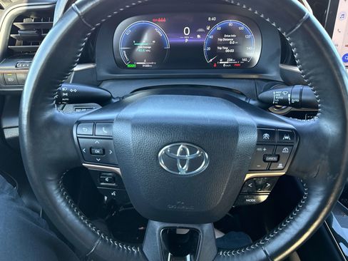 Used 2024 Toyota Crown Limited image 26