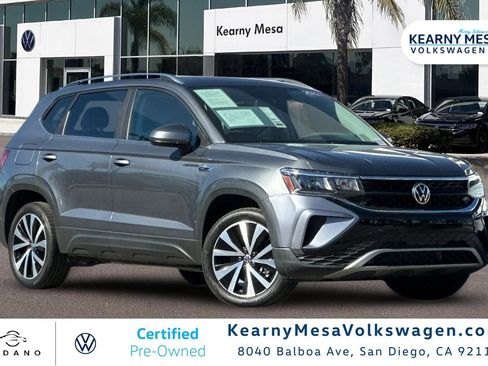 Used 2022 Volkswagen Taos SE image 1
