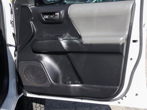 Used 2021 Toyota Tacoma SR image 39