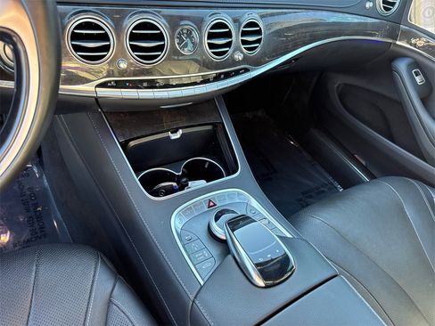 Used 2017 Mercedes-Benz S 550 Sedan image 30