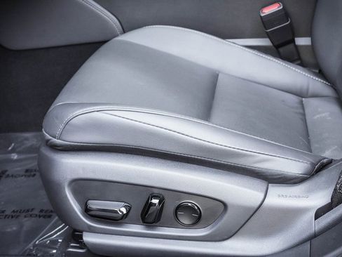 Certified 2025 Lexus ES 300h w/ Premium Package image 11