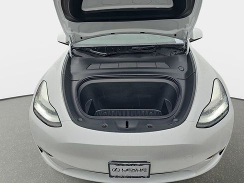 Used 2021 Tesla Model Y Long Range image 32