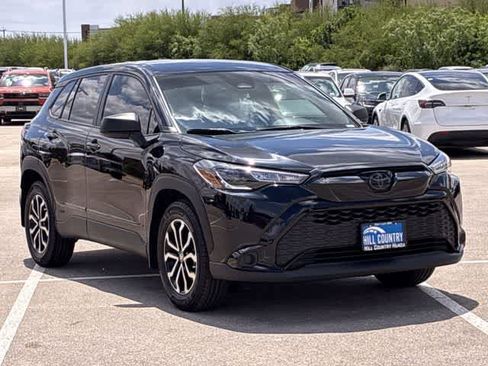 Used 2024 Toyota Corolla Cross AWD Hybrid image 8