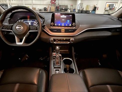 Used 2025 Nissan Altima 2.5 SR AWD/4WD image 14