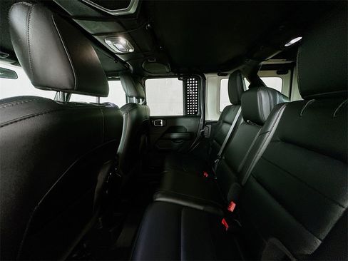 Used 2021 Jeep Wrangler Unlimited Sahara image 24