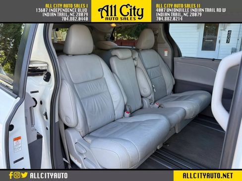 Used 2015 Toyota Sienna XLE Premium FWD image 19
