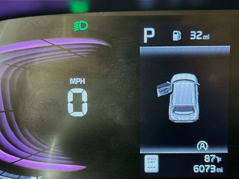 Used 2025 Kia Soul LX image 15