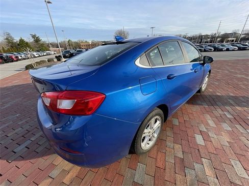Used 2017 Chevrolet Cruze LT image 20