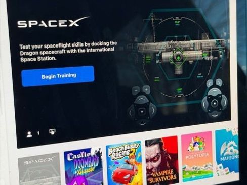 Used 2025 Tesla Model Y Long Range image 20