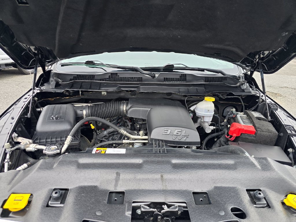 Used 2024 RAM 1500 Classic SLT AWD/4WD image 27