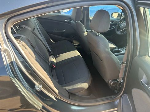 Used 2017 Chevrolet Cruze LT image 14