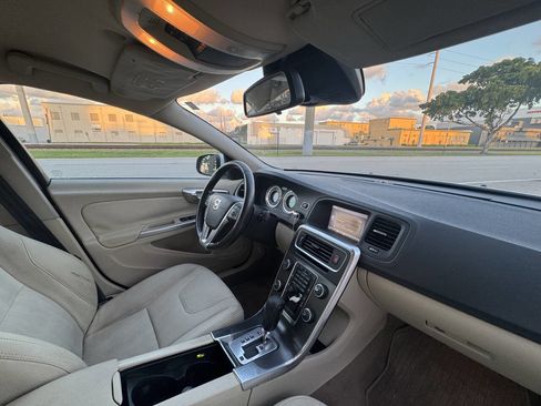 Used 2012 Volvo S60 T5 image 25