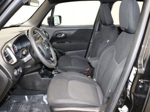 Used 2021 Jeep Renegade Latitude image 8