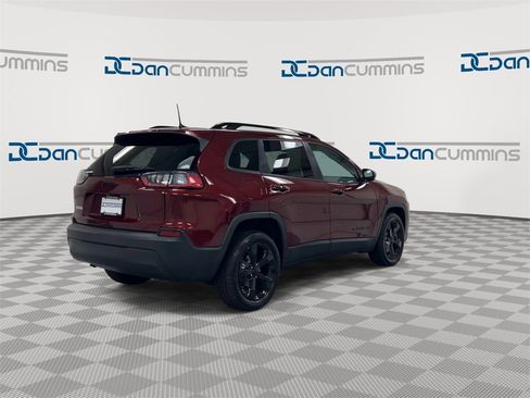 Used 2020 Jeep Cherokee Latitude Plus image 8