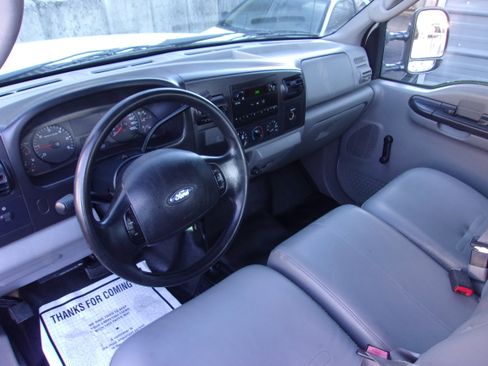 Used 2006 Ford F350 XL image 14