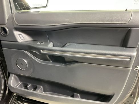 Used 2022 Ford Expedition XLT image 26