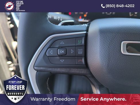 Used 2023 Jeep Grand Cherokee L Limited w/ Luxury Tech Group II RWD image 21