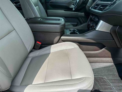 Used 2023 Chevrolet Tahoe Z71 w/ Luxury Package image 26