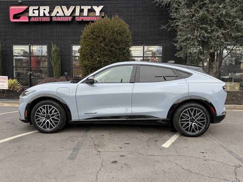 Used 2024 Ford Mustang Mach-E Premium image 9