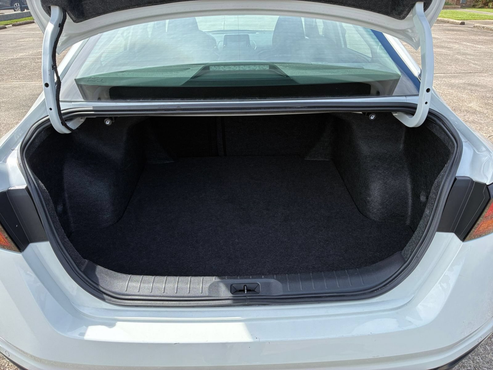 Used 2026 Nissan Altima 2.5 SV FWD image 30