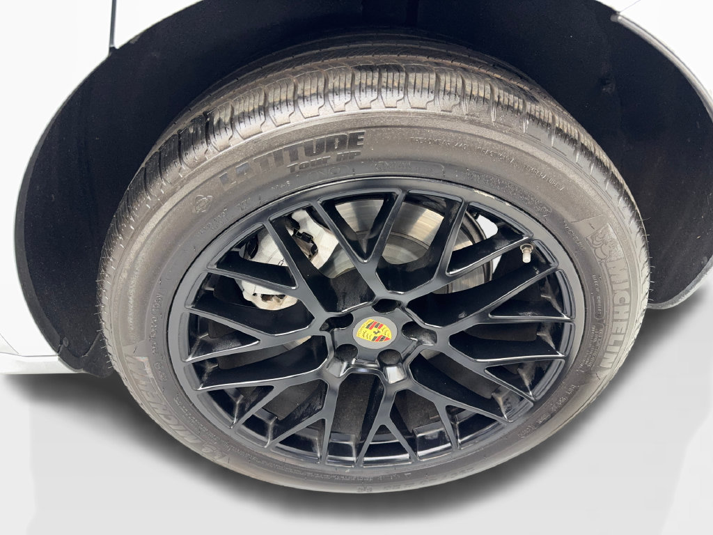 Used 2021 Porsche Macan Turbo AWD/4WD image 80